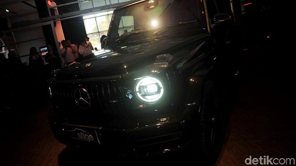 SUV Rp 7,2 Miliar Mercy Mengaspal di Jakarta