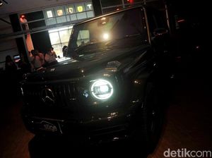 SUV Rp 7,2 Miliar Mercy Mengaspal di Jakarta