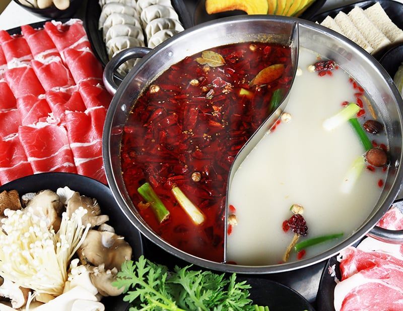 Miris! Bos Ini Celupkan Wajah Pegawainya ke Dalam Kuah Hotpot Mendidih