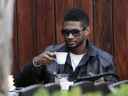 3 Tahun Nikah, Usher Gugat Cerai Istri