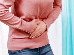 Hobi Makan Benda Tajam, Perut Wanita Ini Dipenuhi Peniti hingga Ritsleting