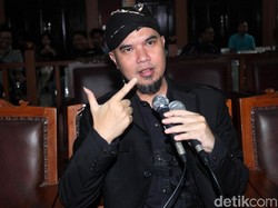 Saat Ahmad Dhani Nyanyi Bohemian Rhapsody di Ruang Sidang