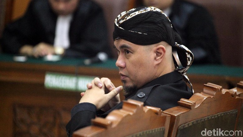 Jaksa Tolak Pleidoi Ahmad Dhani, Minta Hakim Vonis 2 Tahun Bui Jaksa Tolak Pleidoi Ahmad Dhani, Minta Hakim Vonis 2 Tahun Bui