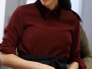 Meghan Markle Pamer Perut Buncitnya di British Fashion Awards 2018