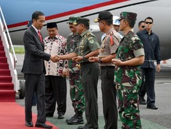 Jokowi Hadiri Apel Danrem-Dandim Terpusat di Bandung