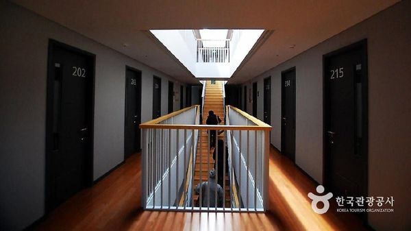 Aneh Tapi Nyata, Orang Rela Bayar Rp 1,3 Juta Demi Masuk Penjara di Korea