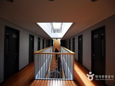 Aneh Tapi Nyata, Orang Rela Bayar Rp 1,3 Juta Demi Masuk Penjara di Korea