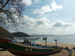 Sejenak Hilangkan Penat di Pantai Tanjung Papuma