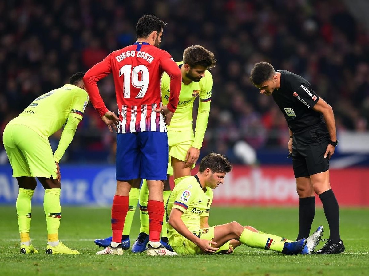 Sergi Roberto dapat cedera saat Barcelona bertamu ke Atletico Madrid (Denis Doyle/Getty Images)