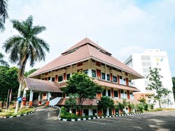 Benarkah UI Cuma Punya 1 Profesor Fisika?