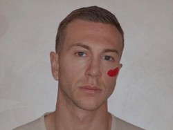 Kami akan terus melawan kekerasan terhadap perempuan, baik fisik maupun psikologis. Ayo lakukan setiap hari, ucap penyerang Juventus, Federico Bernardeschi, di akun Twitter-nya. Foto: Twitter @fbernardeschi