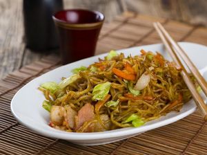 Unik! Produk Sampo Ini Punya Aroma Mie Goreng Jepang yang Lezat