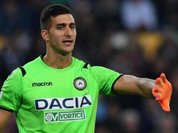 Juan Musso menjadi man of the match saat Udinese mengalahkan AS Roma 1-0. Dia membuat sembilan penyelamatan di laga itu. (Foto: Stefano Rellandini/Reuters)