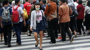 JPO Direvitalisasi, Warga Gunakan Pelican Crossing