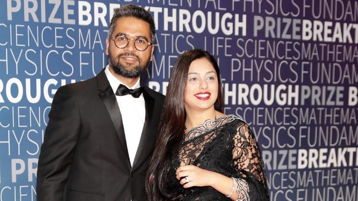 Neeraj Arora bersama istrinya. Foto: Getty Images/Miikka Skaffari