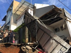 Tak Ada IMB, Rumah yang Longsor di Kalisari akan Dibongkar