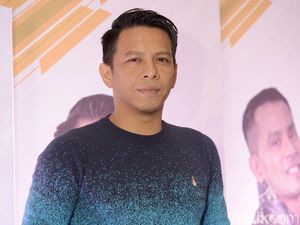 Ariel Noah Bagikan Momen Hangat Ajak Putrinya Liburan ke Jepang Ariel Noah Bagikan Momen Hangat Ajak Putrinya Liburan ke Jepang