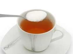 Suka Minum Teh Manis? Perhatikan Takaran Gulanya