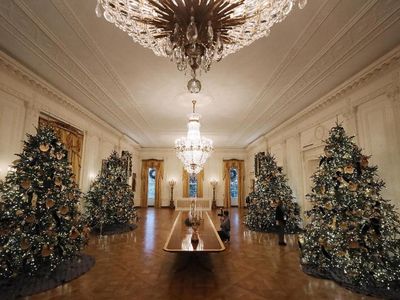 Penampakan Gedung Putih Bersolek Menyambut Natal