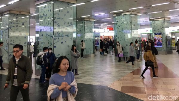 Stasiun Kereta Terbesar di Jepang Ini Bikin Betah Nongkrong Berjam-jam