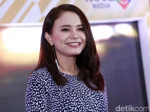 Menghayati Bawakan Lagu Nike Ardilla, Rossa Bikin Haru Menghayati Bawakan Lagu Nike Ardilla, Rossa Bikin Haru