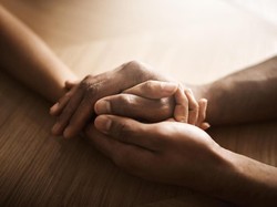 Didiagnosis 4 Penyakit Langka, Gadis Ini Tidak Bisa Makan