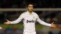Nuri Sahin (nomor 5 Real Madrid pada 11/12). Foto: Angel Martinez/Getty Images