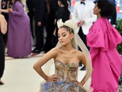 Sedih! Ariana Grande Batal Tampil di Grammy karena Ini