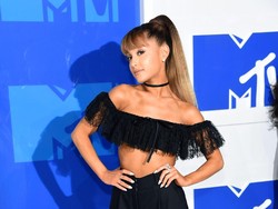 Ariana Grande Curhat Cinta Sejati Tidak Eksis