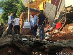 Anies Perintahkan Lurah Periksa Rumah di Kalisari yang Tak Punya IMB