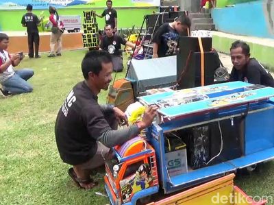 Wow! Miniatur Truk Ini Punya Sound System Keren