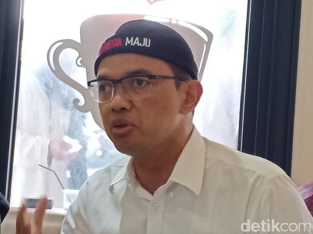 TKN: Caleg Parpol Koalisi Wajib Pakai Atribut Jokowi-Maruf TKN: Caleg Parpol Koalisi Wajib Pakai Atribut Jokowi-Maruf