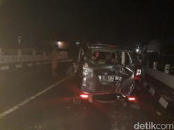 Kereta Lodaya Tabrak Minibus di Garut, 3 Orang Luka