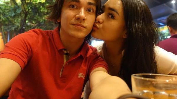 Kompak! Amanda Manopo dan Chris Laurent Pasangan yang Doyan Kulineran Bareng