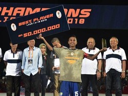 Gomez Akan Promosikan Pemain Persib U-19 yang Baru Saja Juara Liga