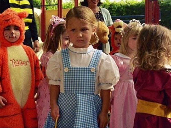 6 Foto Masa Kecil Bella Hadid yang Cantik dan Imut