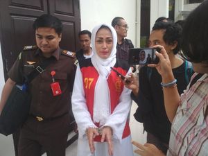 Sidang Sisca Dewi Kembali Digelar, Hadirkan 7 Saksi Meringankan Sidang Sisca Dewi Kembali Digelar, Hadirkan 7 Saksi Meringankan