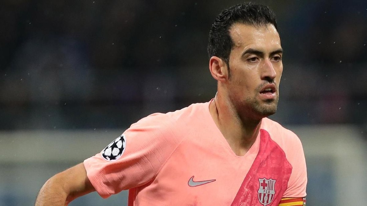 Sergio Busquets ingin berkarier di Barcelona sampai pensiun (Foto: Emilio Andreoli/Getty Images)