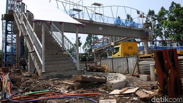 Progres Pembangunan JPO Jalan Tubagus Angke