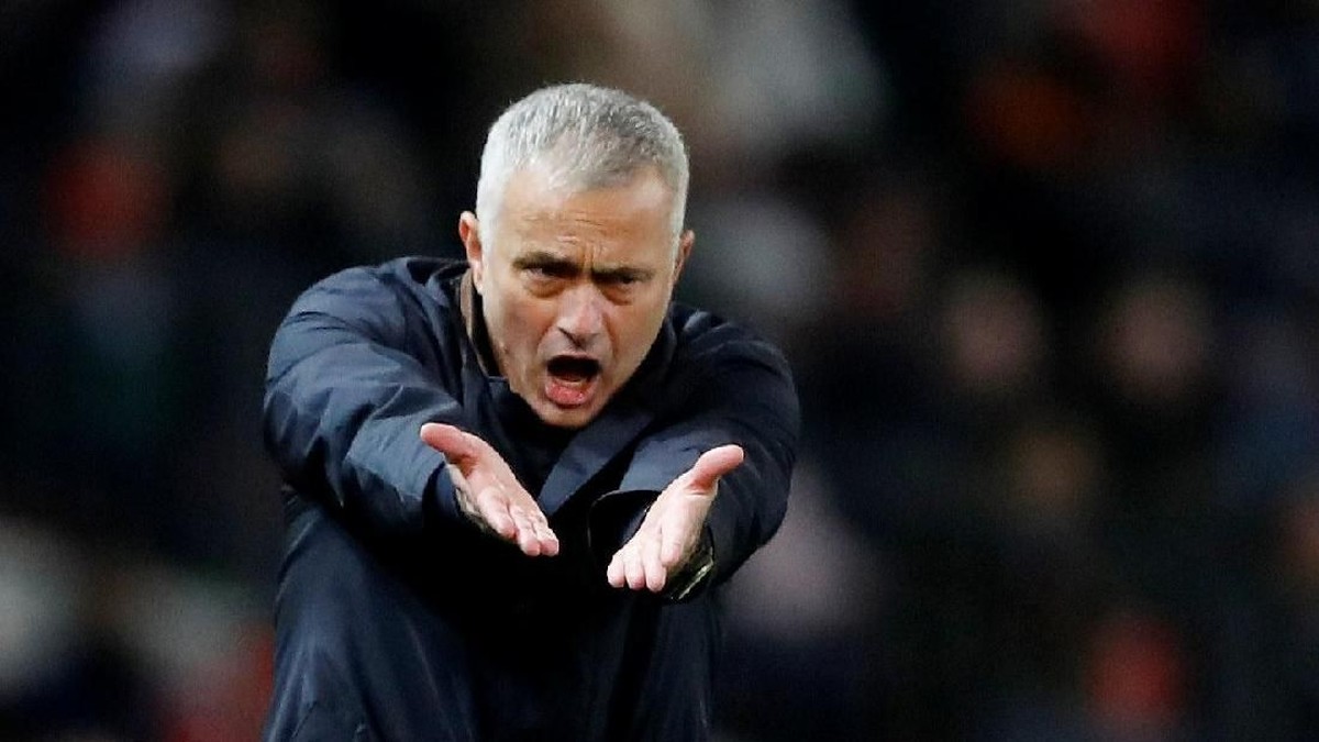 Jose Mourinho menginginkan pemain baru di Januari. (Foto: Reuters)