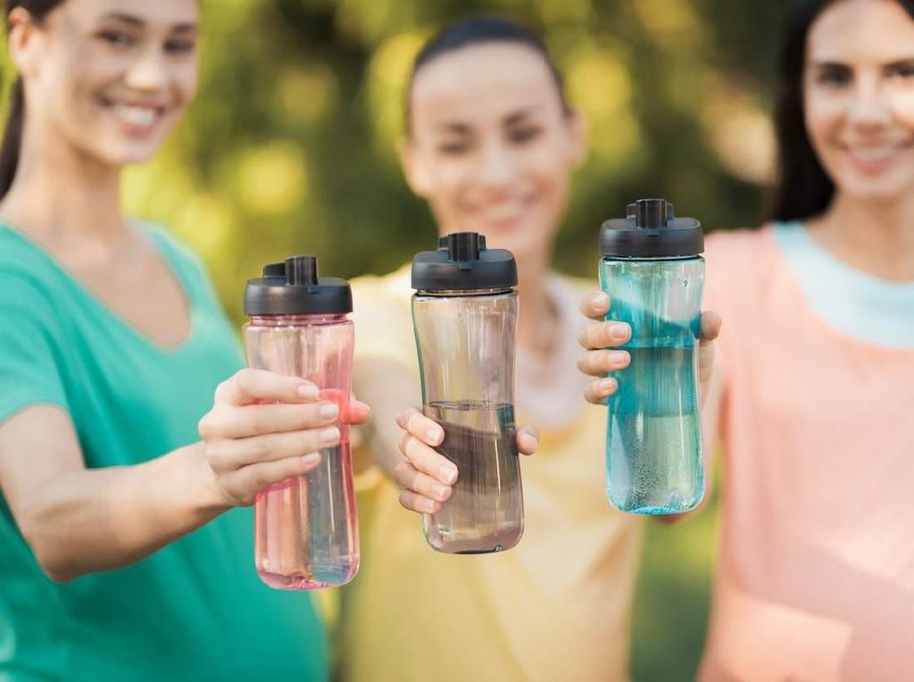 Berikut Risiko Jarang Mencuci Botol Minum Secara Rutin Berikut Risiko Jarang Mencuci Botol Minum Secara Rutin