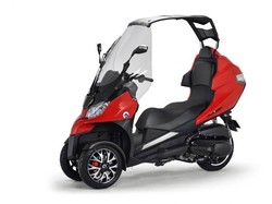 Cocok Nih Buat Musim Hujan, Motor Roda Tiga Beratap