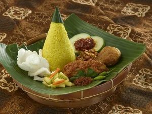 Cara Membuat Nasi Kuning Spesial dan Gurih Cara Membuat Nasi Kuning Spesial dan Gurih