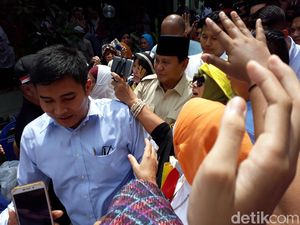 Kunjungi Rumah Tokoh PPP Yogya, Prabowo Disambut Titiek Soeharto