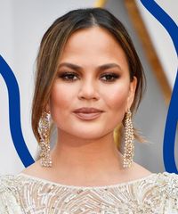 Ternyata Ini Camilam Favorit Chrissy Teigen yang Nol Karbohidratnya