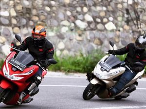 Geber PCX di Flores, Ini Komentar Presenter Cantik Fina Phillipe Geber PCX di Flores, Ini Komentar Presenter Cantik Fina Phillipe