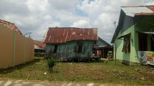 Penampakan Keluarga di Palembang yang Tinggali Rumah Nyaris Roboh