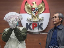 Jadi Tersangka, 2 Hakim PN Jaksel Terima Suap untuk Putusan Perdata