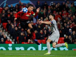 MU sebenarnya mampu membuat 21 tembakan tapi hanya empat yang mengarah gawang. Dalam penguasaan bola, tim asuhan Jose Mourinho ini juga unggul jauh 66:34 persen. Phil Noble/Reuters.