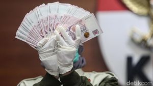 KPK Tunjukkan Barang Bukti OTT PN Jaksel